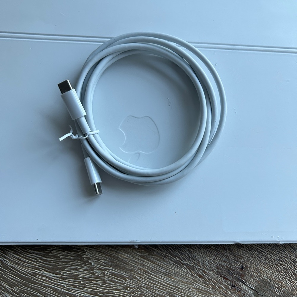 Apple Magic Keyboard A2480 - Picture 4 of 14